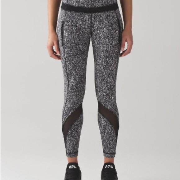 lululemon athletica Pants - Lululemon Inspire Tight II - Suited Jacquard Black White / Black Size 6